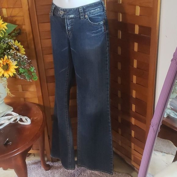 Silver Jeans Denim - Silver brand Tuesday boot 👢 cut jeans